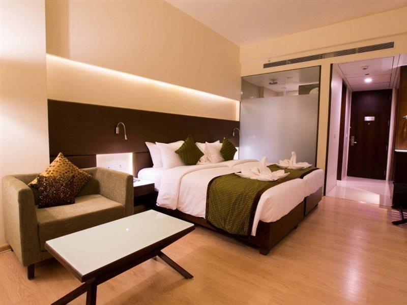 Regenta Central Grand Exotica Pimpri-Chinchwad Exterior foto