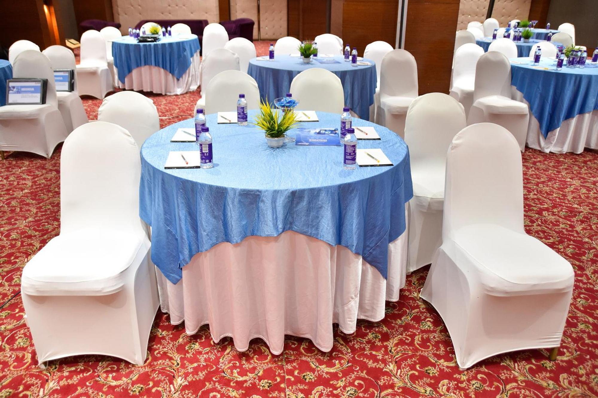 Regenta Central Grand Exotica Pimpri-Chinchwad Exterior foto